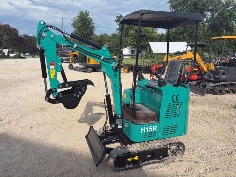 CFG H15R Mini Excavator image