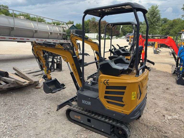 CFG MX20R Mini Excavator image