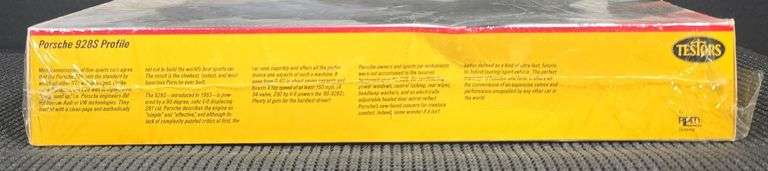 Porsche 928S 1/24 Scale Model Kit #381