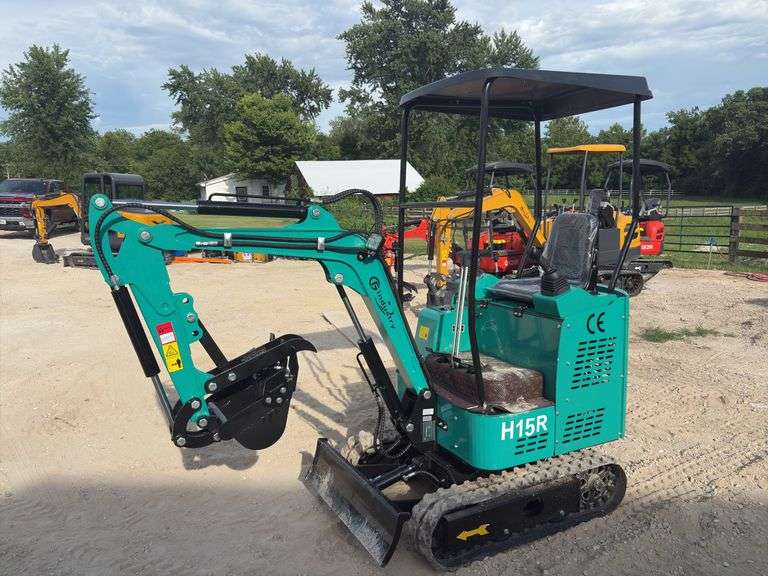 CFG H15R Mini Excavator image
