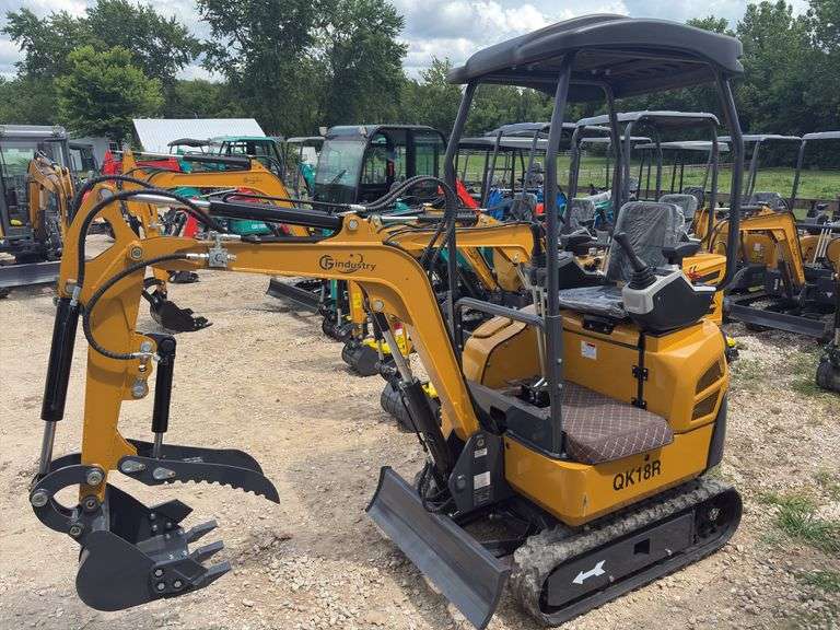CFG QK18R Mini Excavator