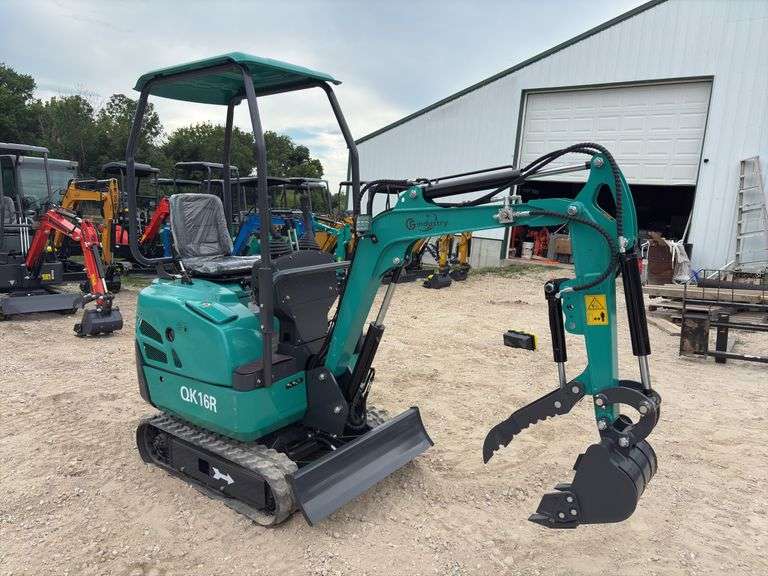 CFG QK16R Mini Excavator image