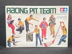 Tamiya Racing Pit Team 1/20 Scale Model Kit #2011 Sealed