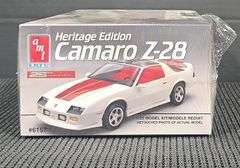 AMT Ertl Heritage Edition Camaro Z-28 1/25 Model Kit #6157