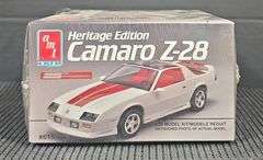 AMT Ertl Heritage Edition Camaro Z-28 1/25 Model Kit #6157