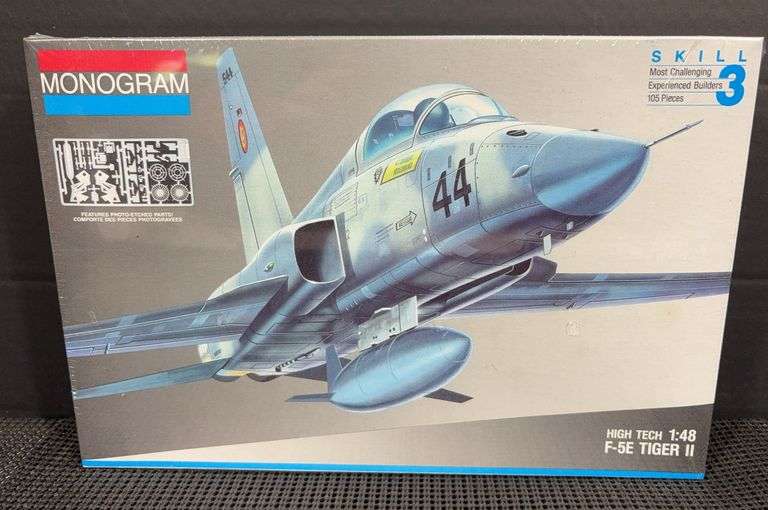 Monogram High Tech F-5E Tiger II 1:48 Scale Model Kit #5470 - Factory Sealed