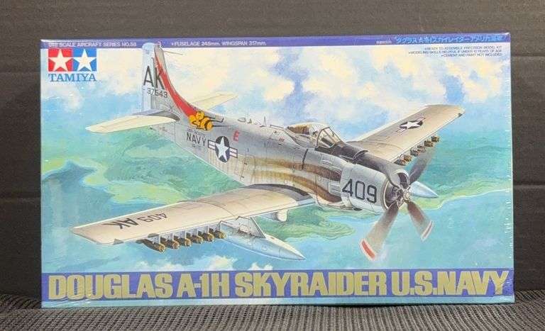 Tamiya Douglas A-1H Skyraider U.S. Navy 1/48 Scale Model Kit #61058-2800 Factory Sealed