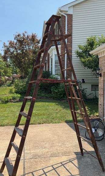10’ Wood Step Ladder