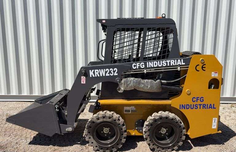 CFG KRW232 Skid Steer Loader image