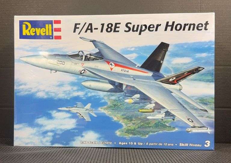 Revell F/A-18E Super Hornet 1:48 Scale Model Kit - Sealed