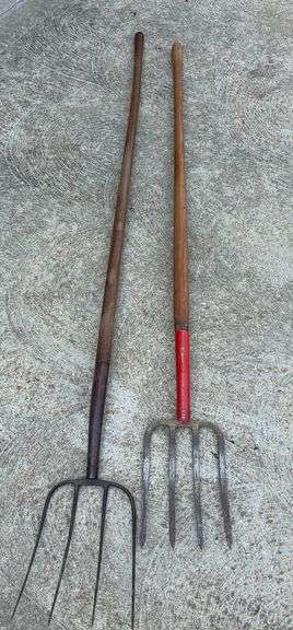 Long Handled Pitchforks