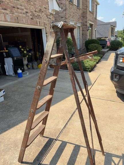 6’ Wood Step Ladder