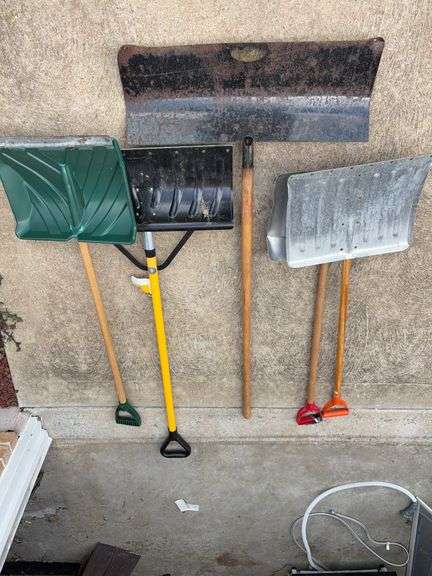 Snow shovel lot
