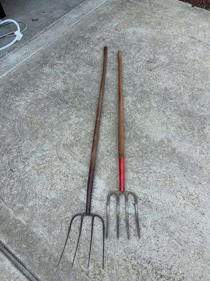 Long Handled Pitchforks