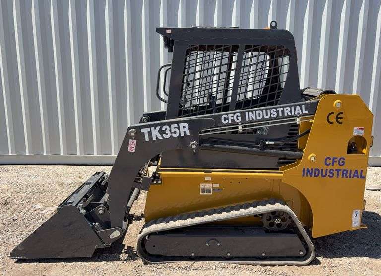 CFG TK35R Skid Steer Loader image