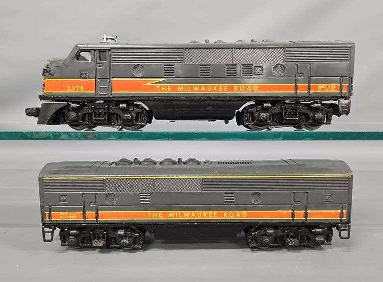 Lionel Postwar O 2378 Milwaukee Road F3 Diesel Locomotive AB Set image
