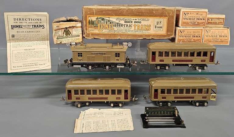 Boxed Lionel Prewar O Gauge 98 Electric Passenger Set image