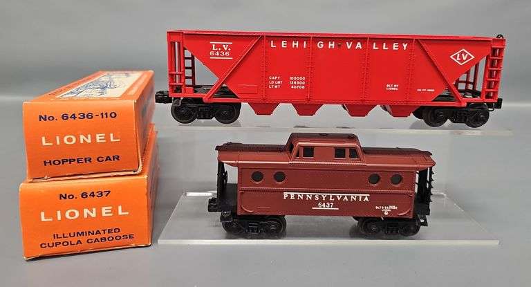 Lionel Postwar O Lehigh Valley Hopper & Pennsylvania Porthole Caboose in Original Boxes image