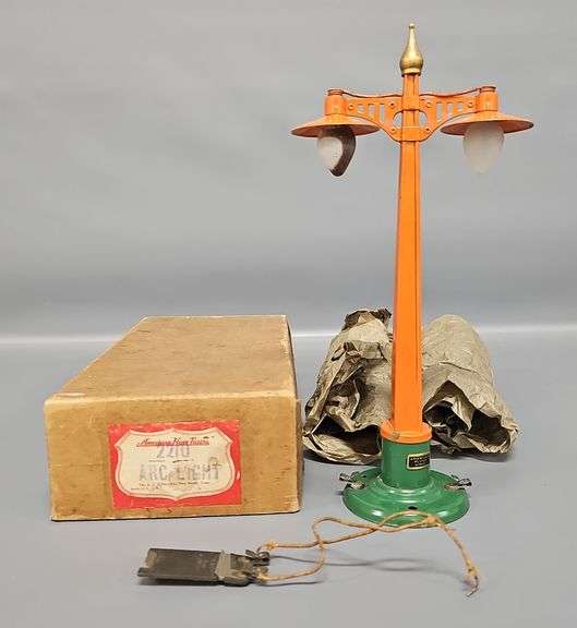 American Flyer Prewar 2210 Electrically Lighted Double Arm Lamp Post in Late Original Box image