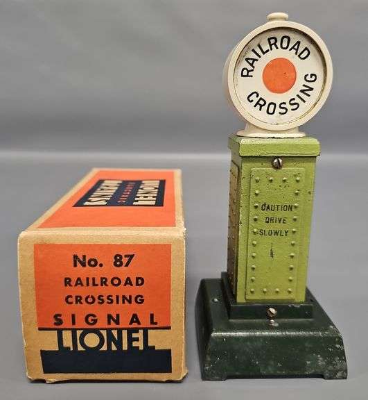 Lionel Prewar O Gauge 87 Railroad Crossing Signal in Original Box image