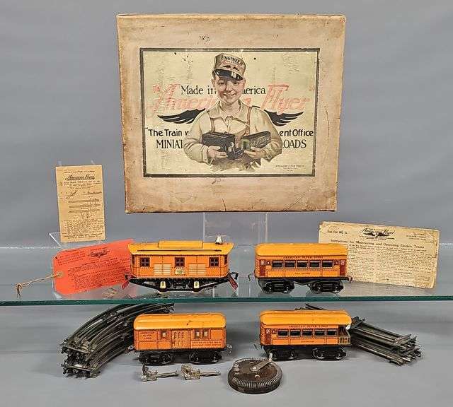 Prewar American Flyer Narrow / O Gauge Electric Passenger Set 1820? image