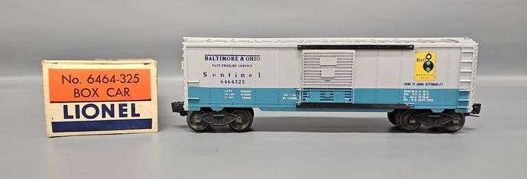 Unrun Lionel Postwar O 6464-325 Baltimore & Ohio Box Car in Original Box image