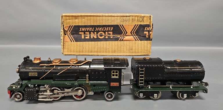 Lionel Prewar O Gauge 260T Steam Locomotive with Green Frame and Tender in Original Box image