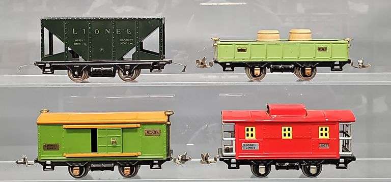 Four Beautiful Lionel Prewar O Gauge 800 Series Freight Cars image