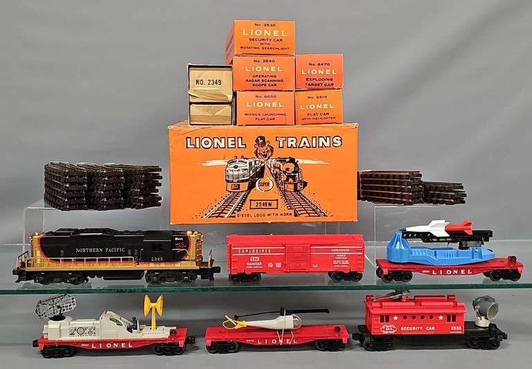 Fantastic Boxed Lionel Postwar Super O 2549 Northern Pacific Diesel Military Set image