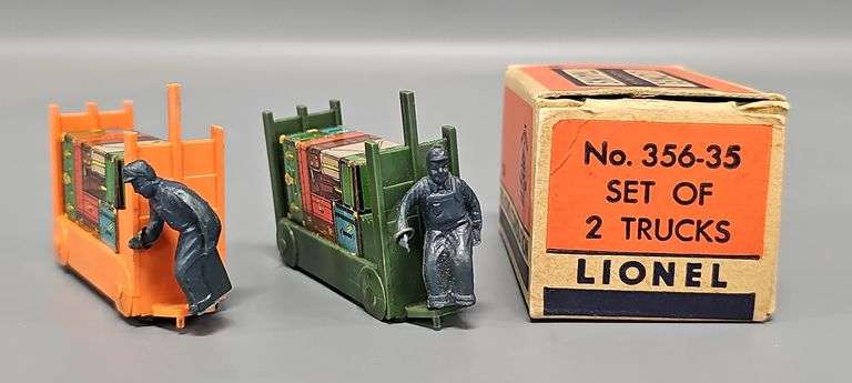 Scarce Lionel Postwar O 356 Set of 2 Trucks with Litho Loads in Original Box image