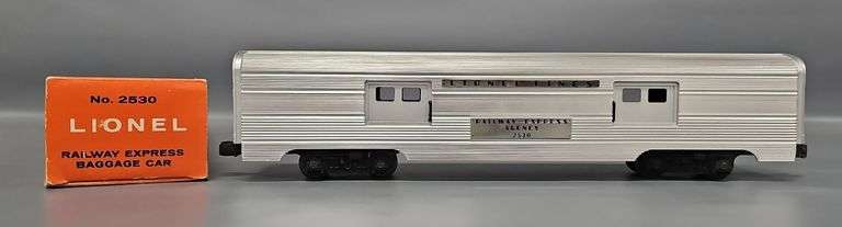 Lionel Postwar O 2530 REA Baggage Car in Rare Perforated Original Box image