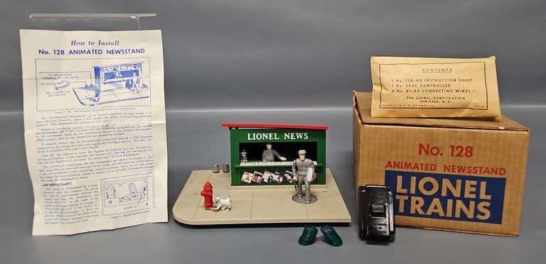Lionel Postwar O 128 Animated Newsstand in Original Box image