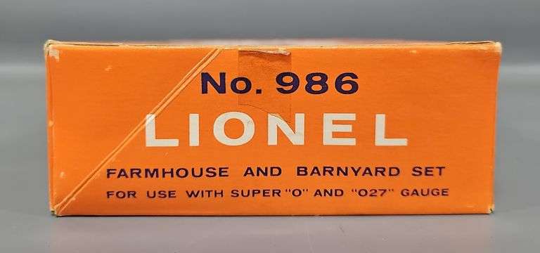 Lionel Postwar O Plasticville 986 Farmhouse and Barnyard Set in NICE Original Box image