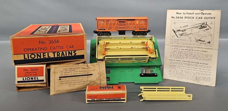 Scarce Lionel Postwar O YELLOW PAINTED PLATFORM 3656 Operating Cattle Car in Original Box image