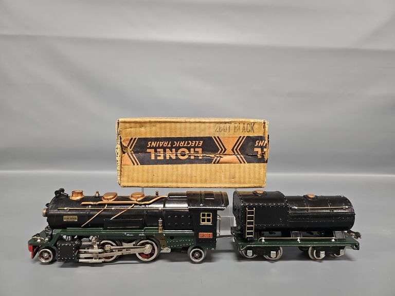 Lionel Prewar O Gauge 260T Steam Locomotive with Green Frame and Tender in Original Box image