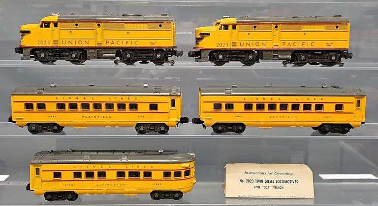Lionel Postwar O 1950 Anniversary Union Pacific Diesel Passenger Set image