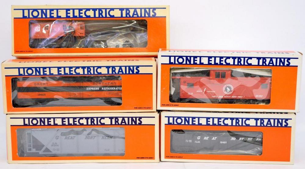 Five Lionel O gauge Great Northern freight cars in original boxes