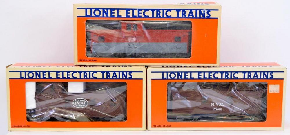 Three Lionel O gauge New York Central cabooses in original boxes