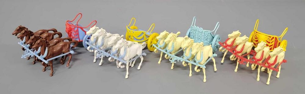 Four chariots and horses for Marx Ben-Hur play set