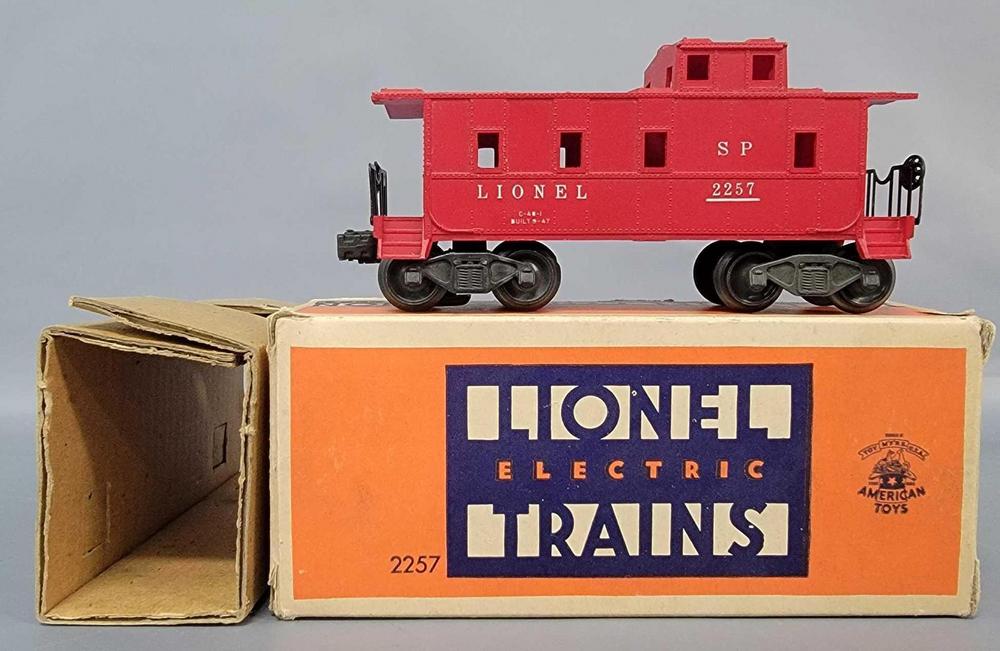 Postwar Lionel O gauge 2257 SP caboose in original box with insert