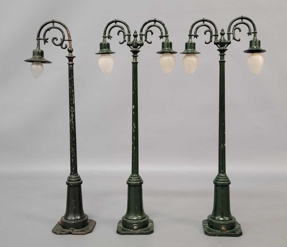 Prewar Lionel Standard Gauge single and double gooseneck lamps