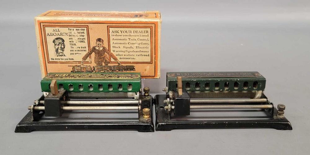 Prewar Lionel 81 controlling rheostat in original box green variations