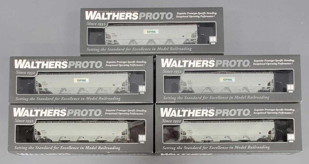Five Walthers Proto HO 67 foot Trinity 6351 4 bay covered hoppers in original boxes