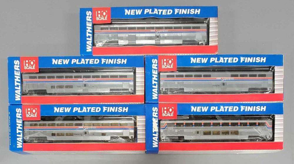 Five Walthers HO scale Amtrak Superliner I phase 2 plated finish passenger cars in OBs