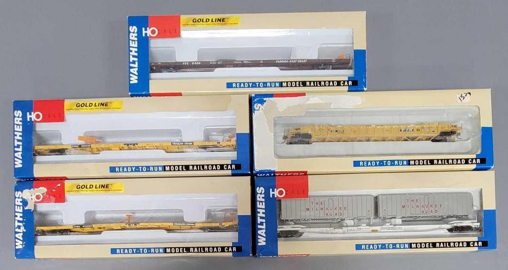 Five Walthers Gold Line HO scale freight cars in original boxes