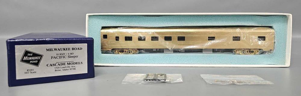 Mint Cascade Model HO brass Milwaukee Road 10/6 passenger car in original box