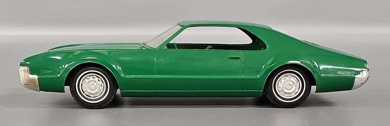 Jo-Han 1967 Oldsmobile Toronado Friction promo car image
