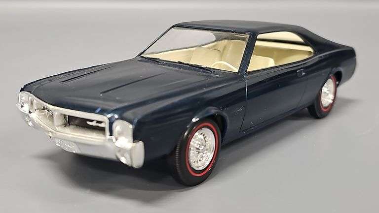 Blue Jo-Han 1968 AMC Javelin HT Friction 1/25 promo car image