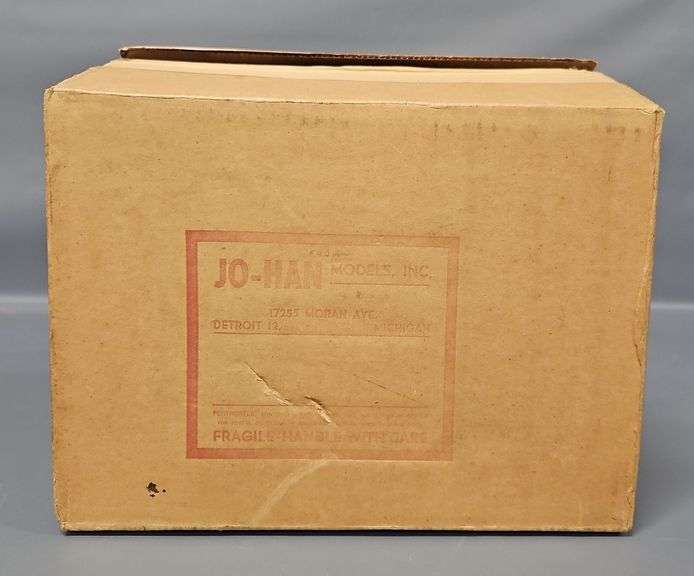 Empty 1968 Jo-Han Javelin SST promo car case image