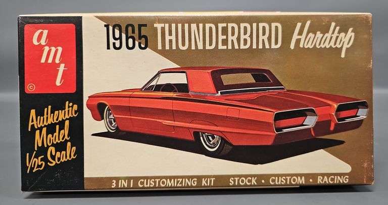 AMT 1965 Thunderbird Hardtop 1/25 scale model kit 6225-150 image